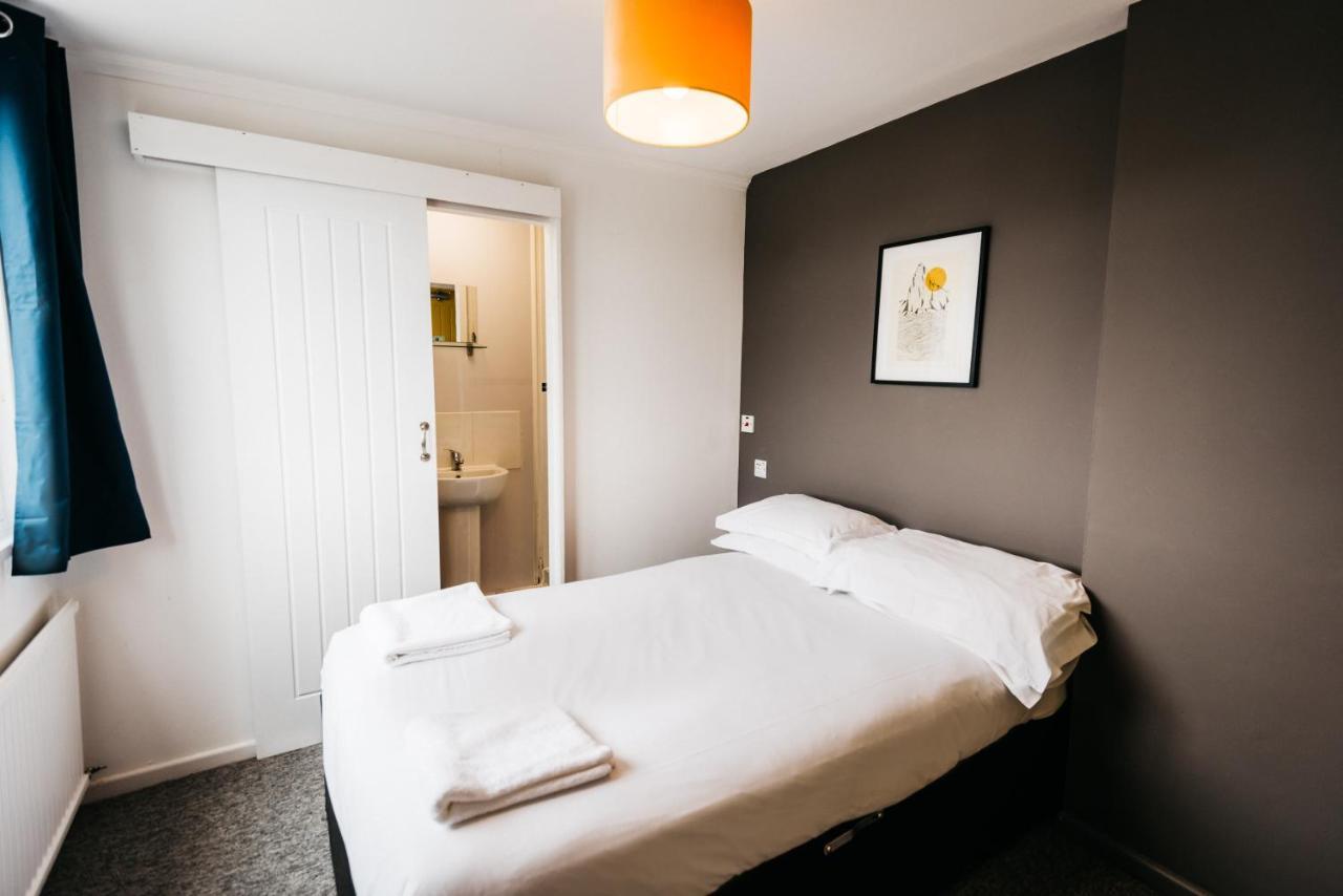 Mordon Bar And Lodge New Quay Екстериор снимка