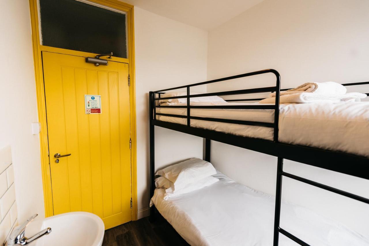 Mordon Bar And Lodge New Quay Екстериор снимка
