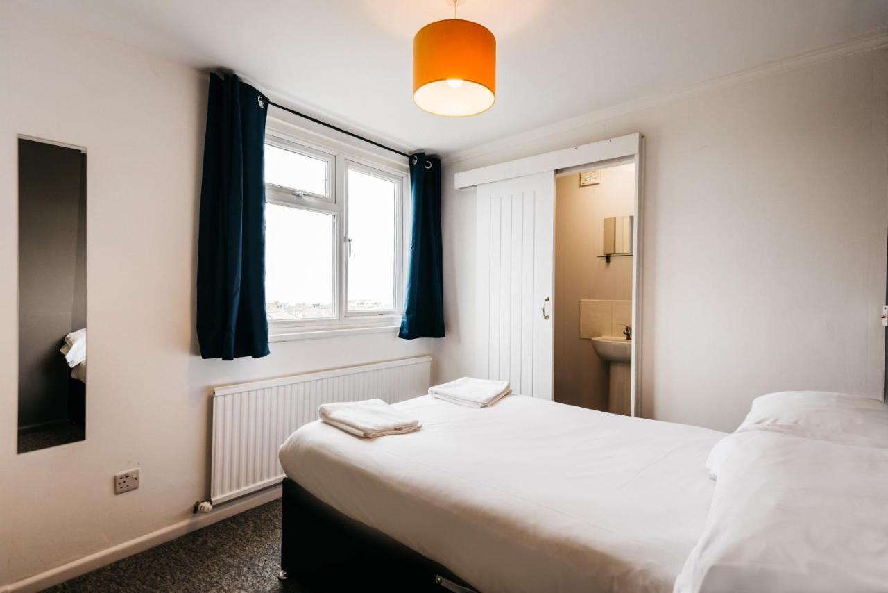 Mordon Bar And Lodge New Quay Екстериор снимка