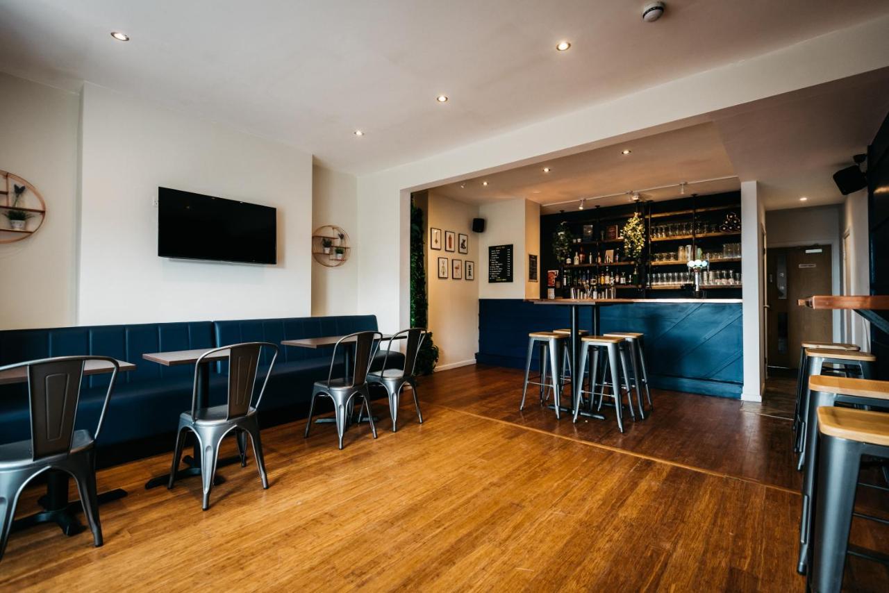 Mordon Bar And Lodge New Quay Екстериор снимка