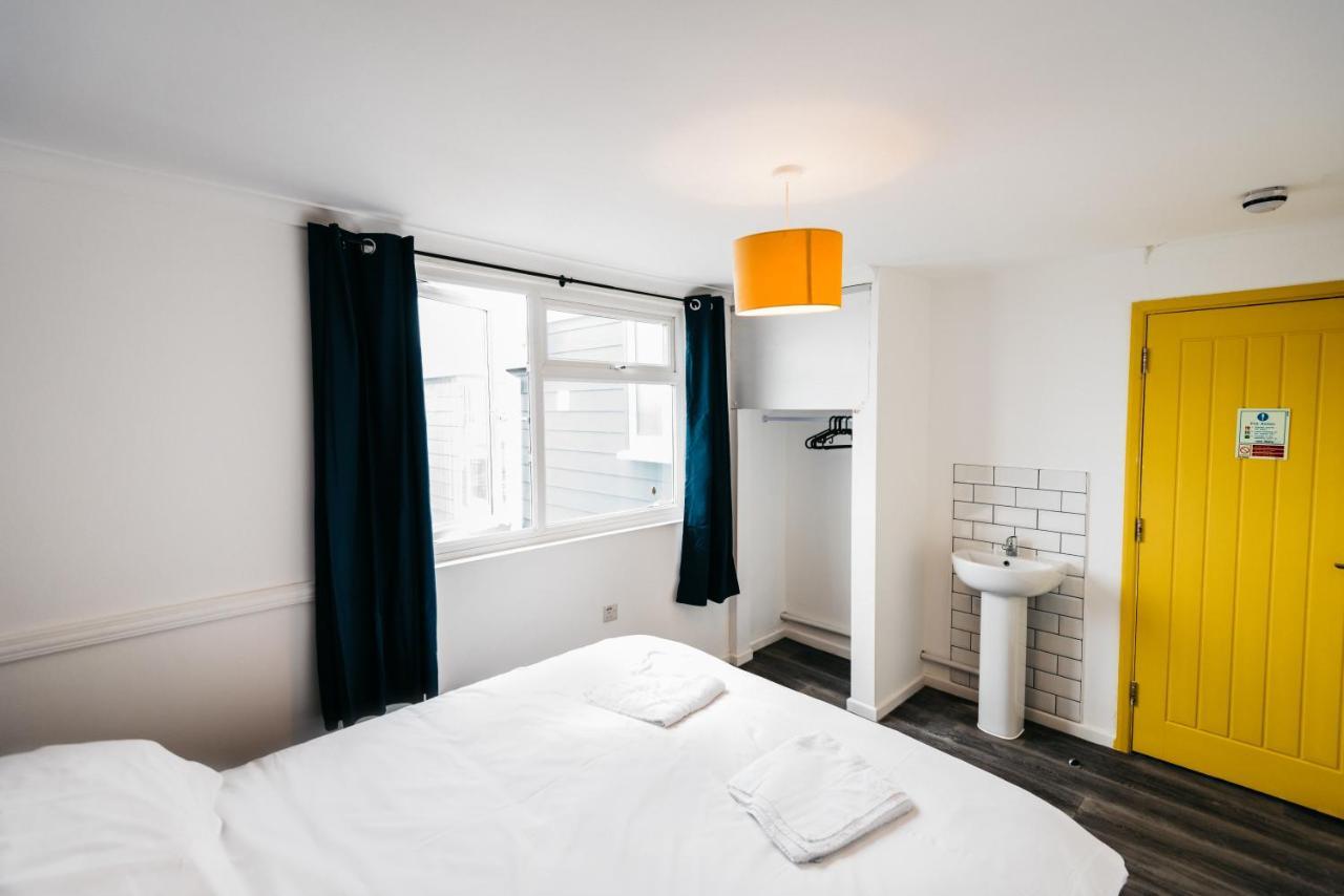 Mordon Bar And Lodge New Quay Екстериор снимка