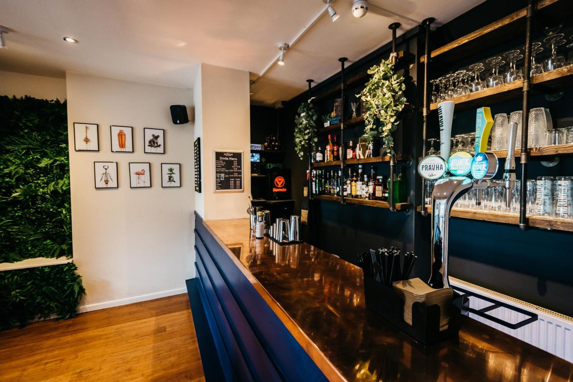 Mordon Bar And Lodge New Quay Екстериор снимка